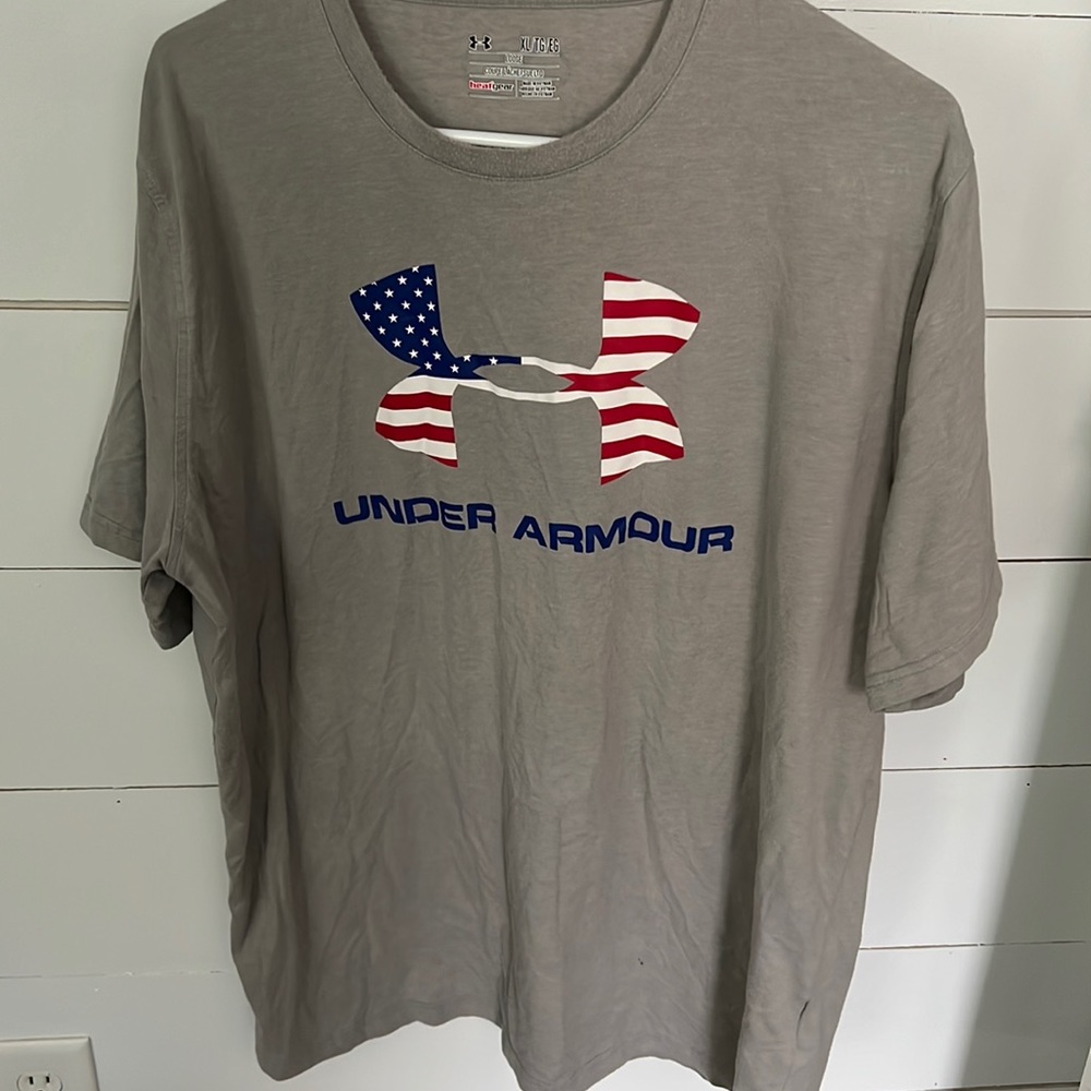 Mens Under Armour t. X-Large